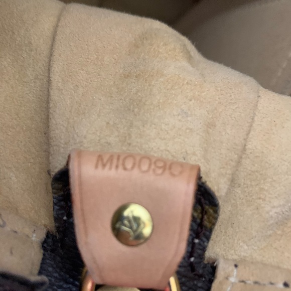 LOUIS VUITTON LOOPING CANVAS BAG - Picture 15 of 15